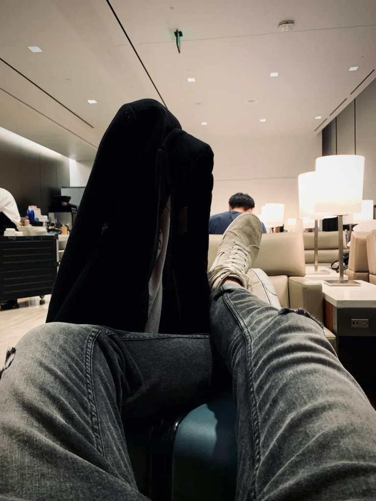 How to Beat Jet Lag: Before, During, and After Your Flight what to do during the flight to avoid jetlag